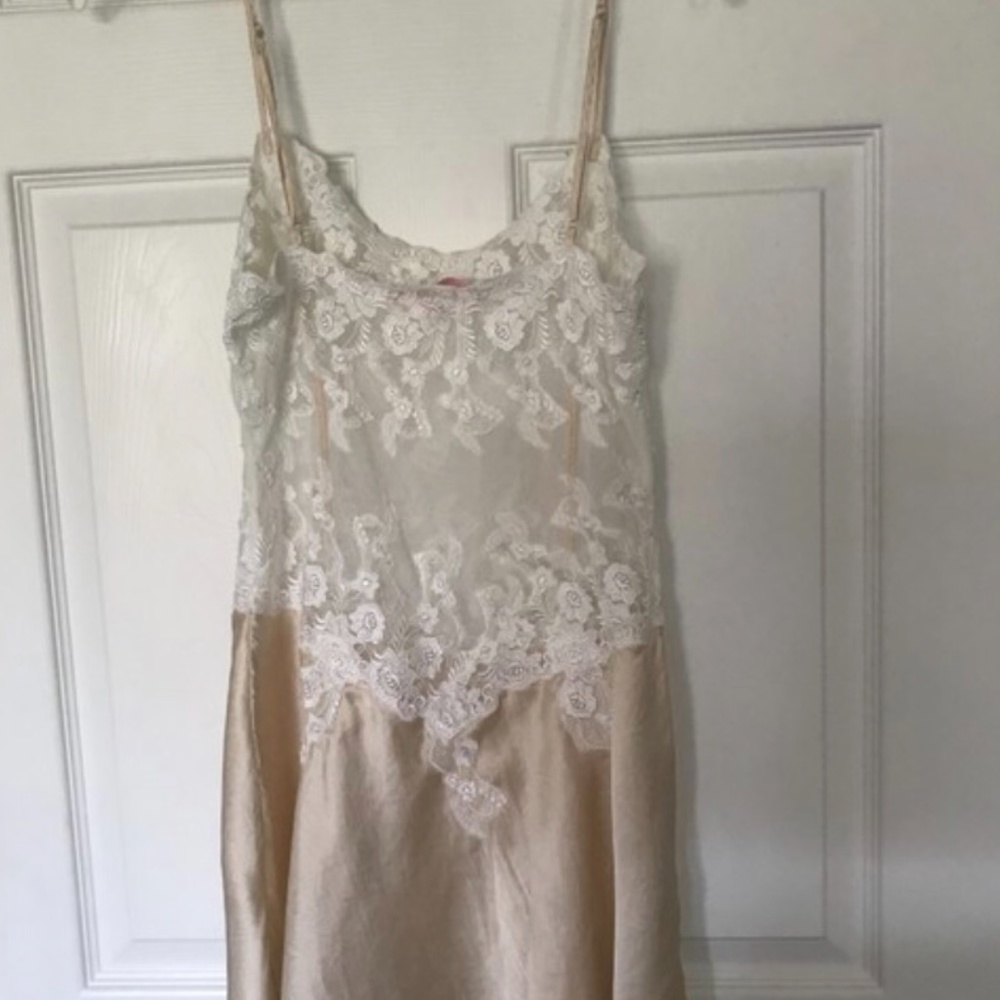Ivory Victoria Secret Silk & Lace Cami - Picture 3 of 5